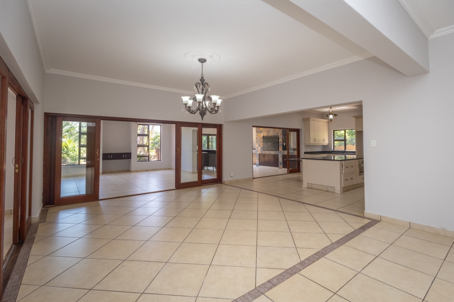 6 Bedroom Property for Sale in The Coves North West